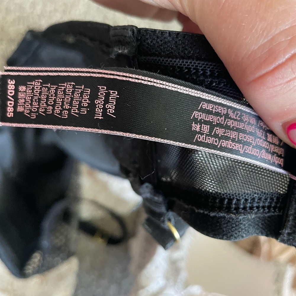 Vs Lace Bra Bundle - image 2